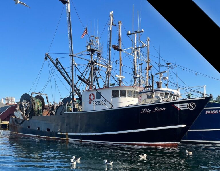 Coast Guard searches for fishing boat in Gloucester